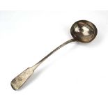 A George IV fiddle pattern ladle, John, Henry & Charles Lias, London 1827, l. 34 cm, 8