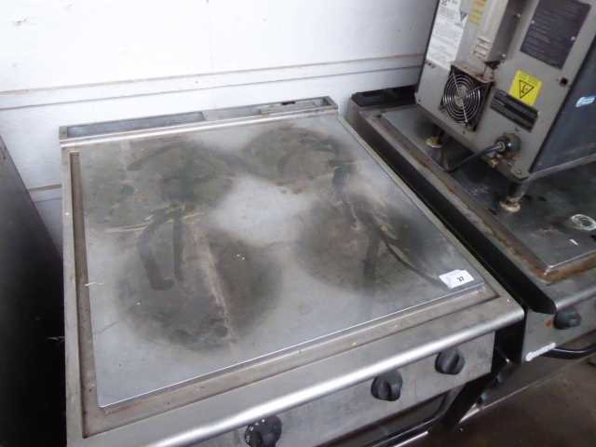 +VAT 333 - 80cm electric Mareno solid top cooker with 4 burners and large oven under - Image 2 of 2