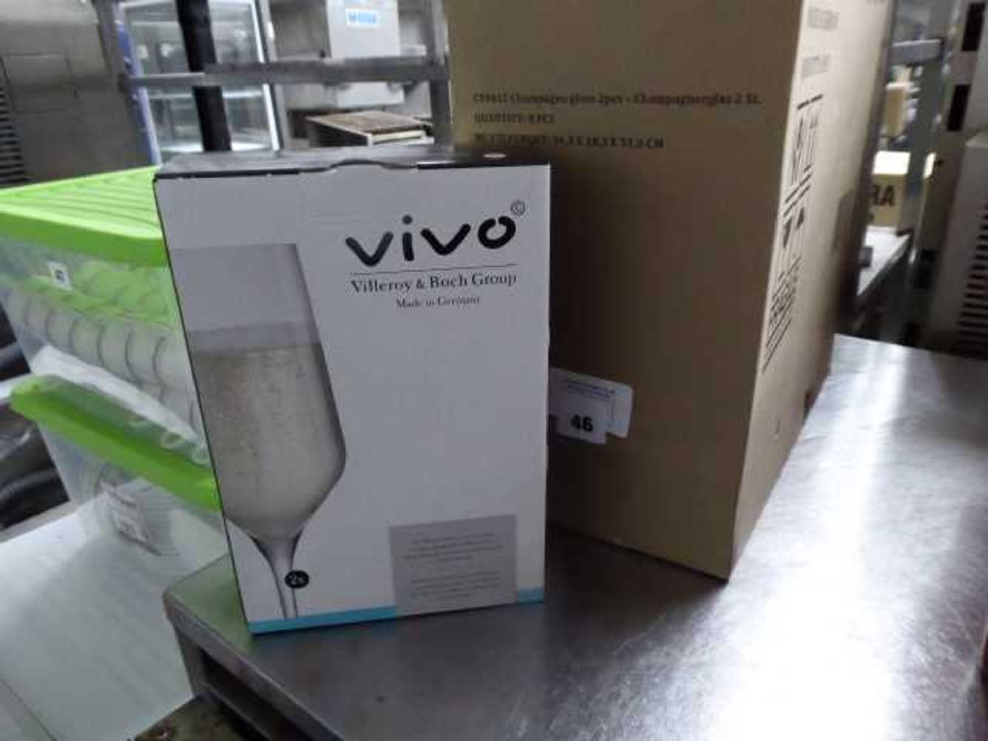 330 - 8 boxes of 2 Villeroy & Boch Vivo champagne flutes