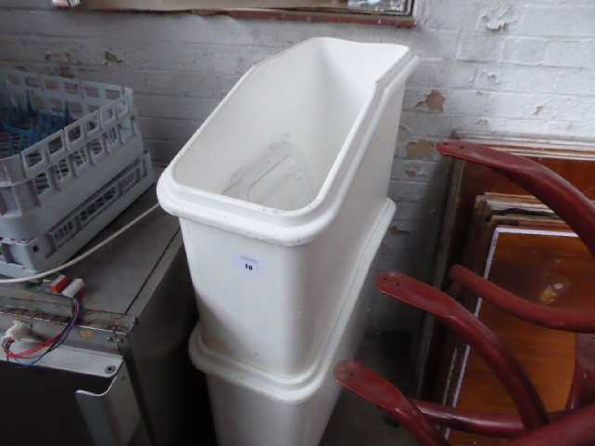 +VAT 2 Cambro ingredients bins