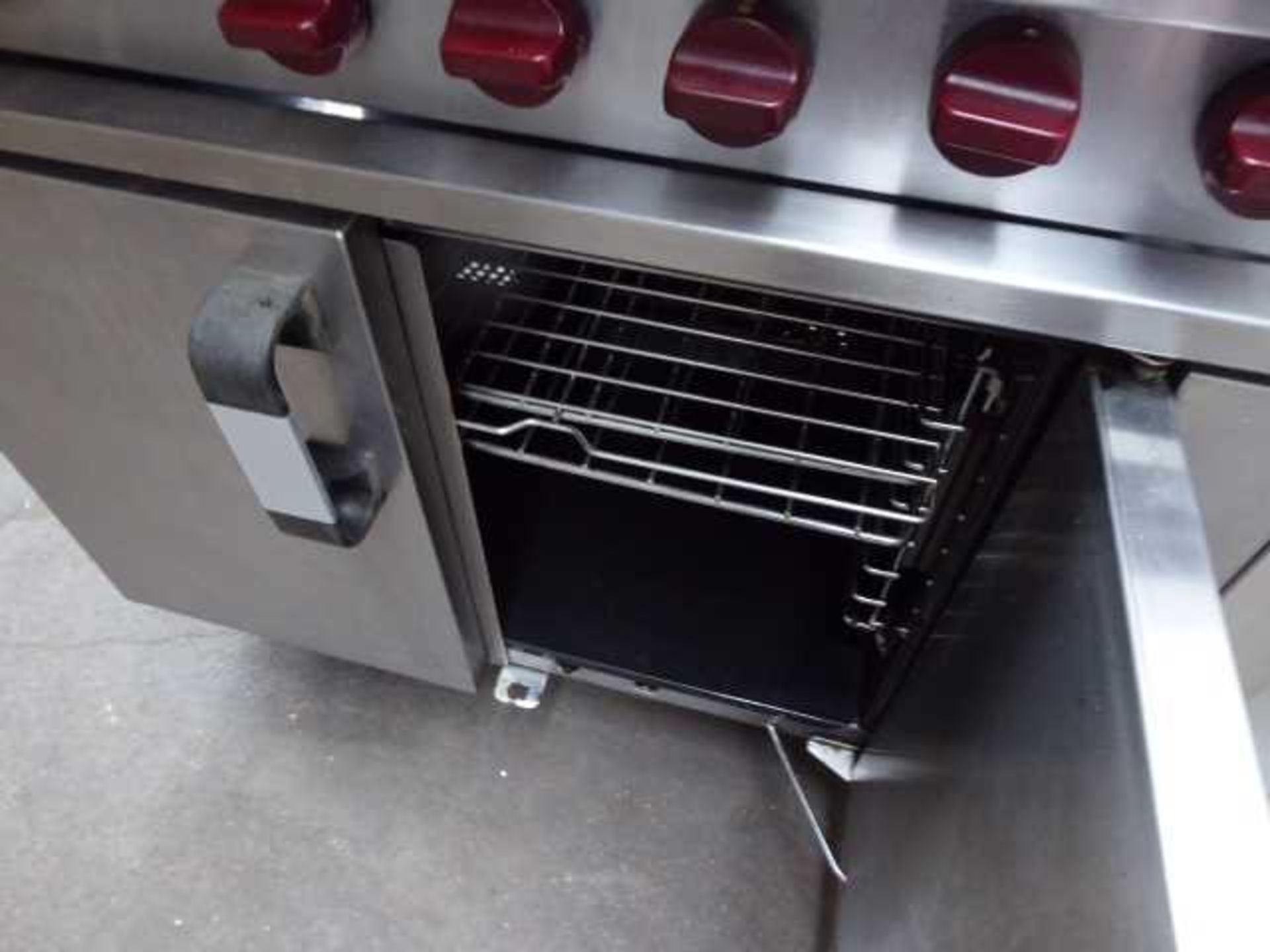 +VAT 90cm Gas 6 burner cooker with 2 door oven under - Image 2 of 2