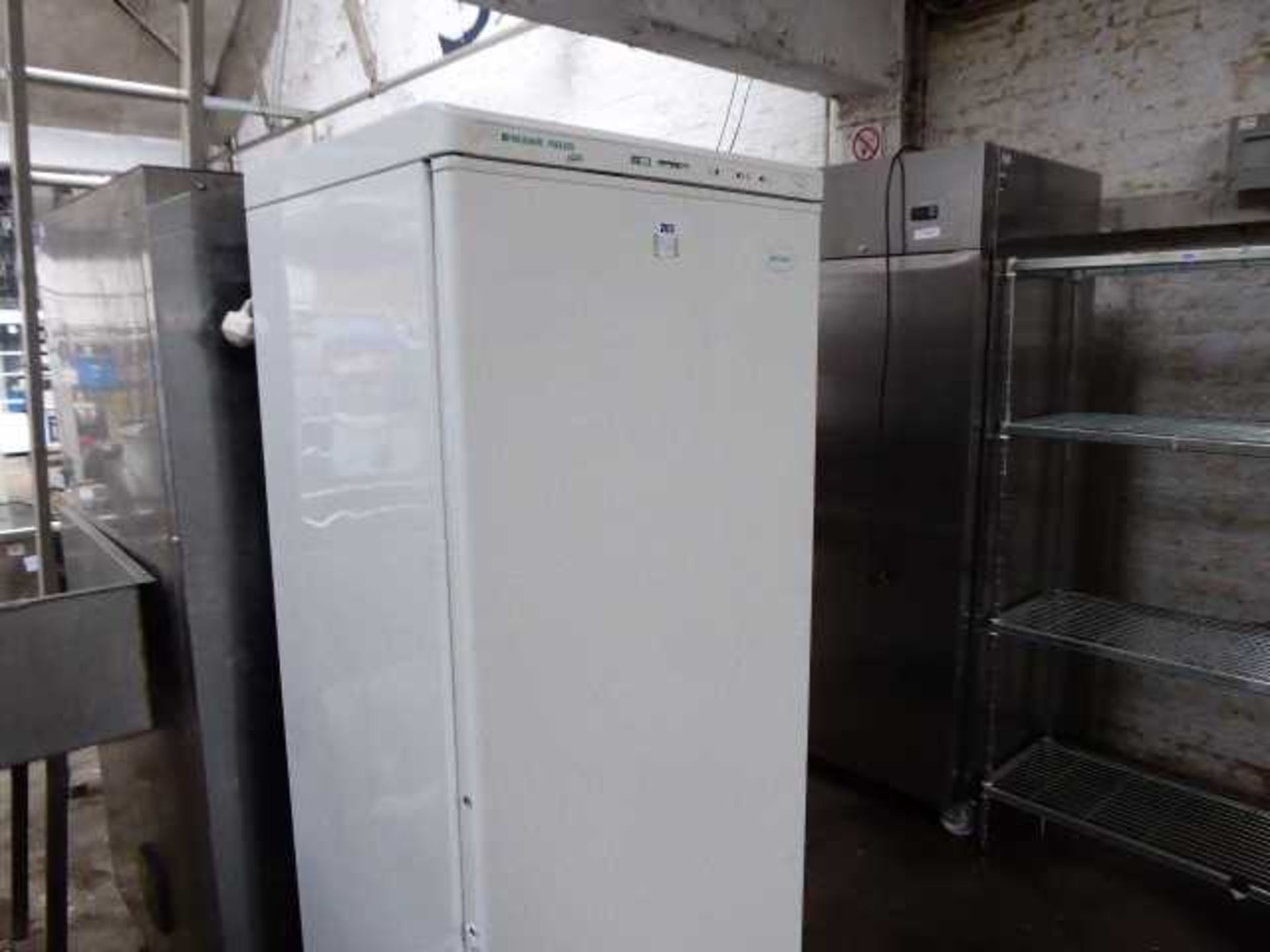 (TN111) 60cm Frigidaire single door freezer model: Z0S3166 (Gas R600A)
