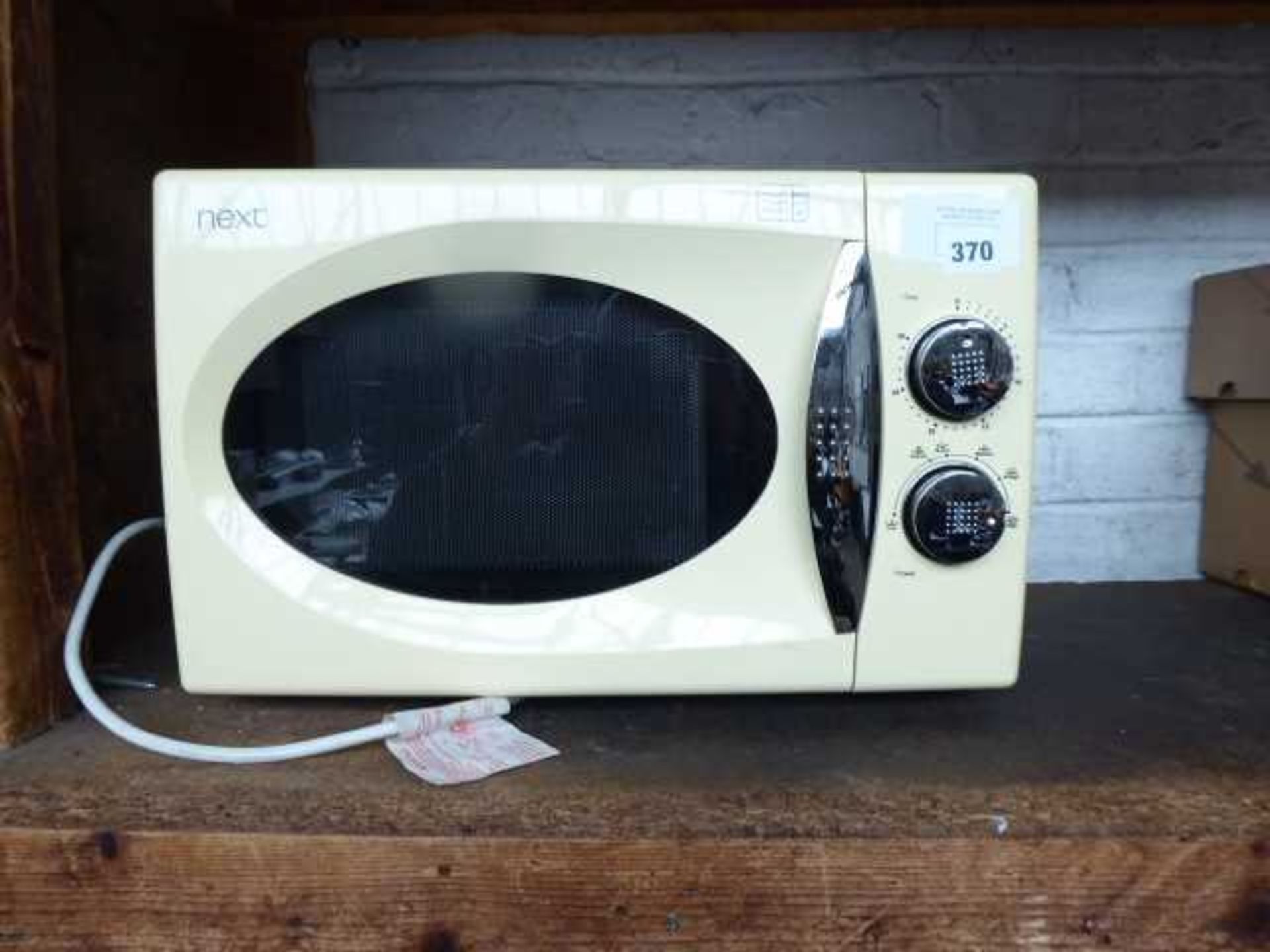 +VAT Domestic microwave oven