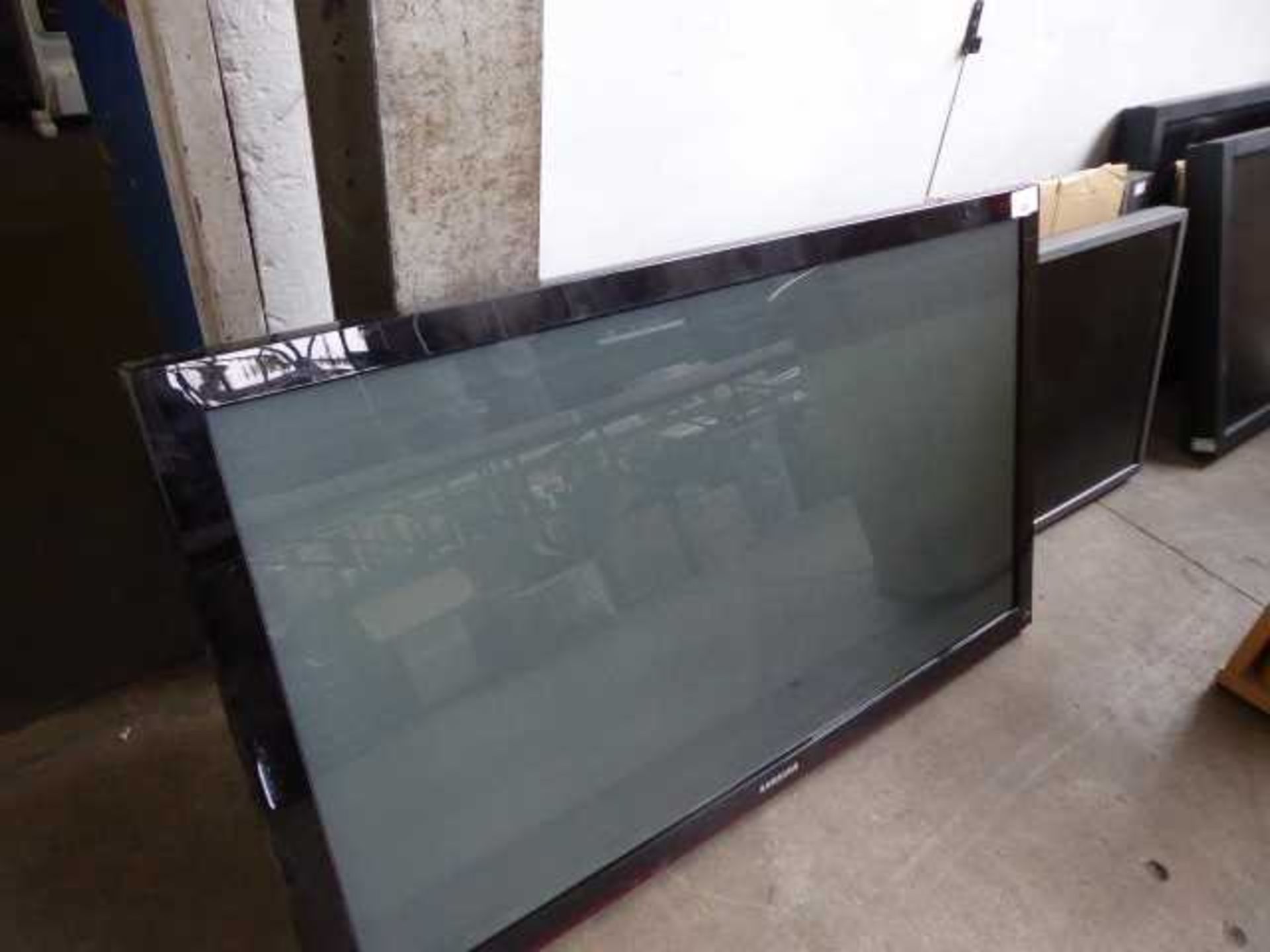 +VAT 5 assorted monitors incl. Samsung and NEC