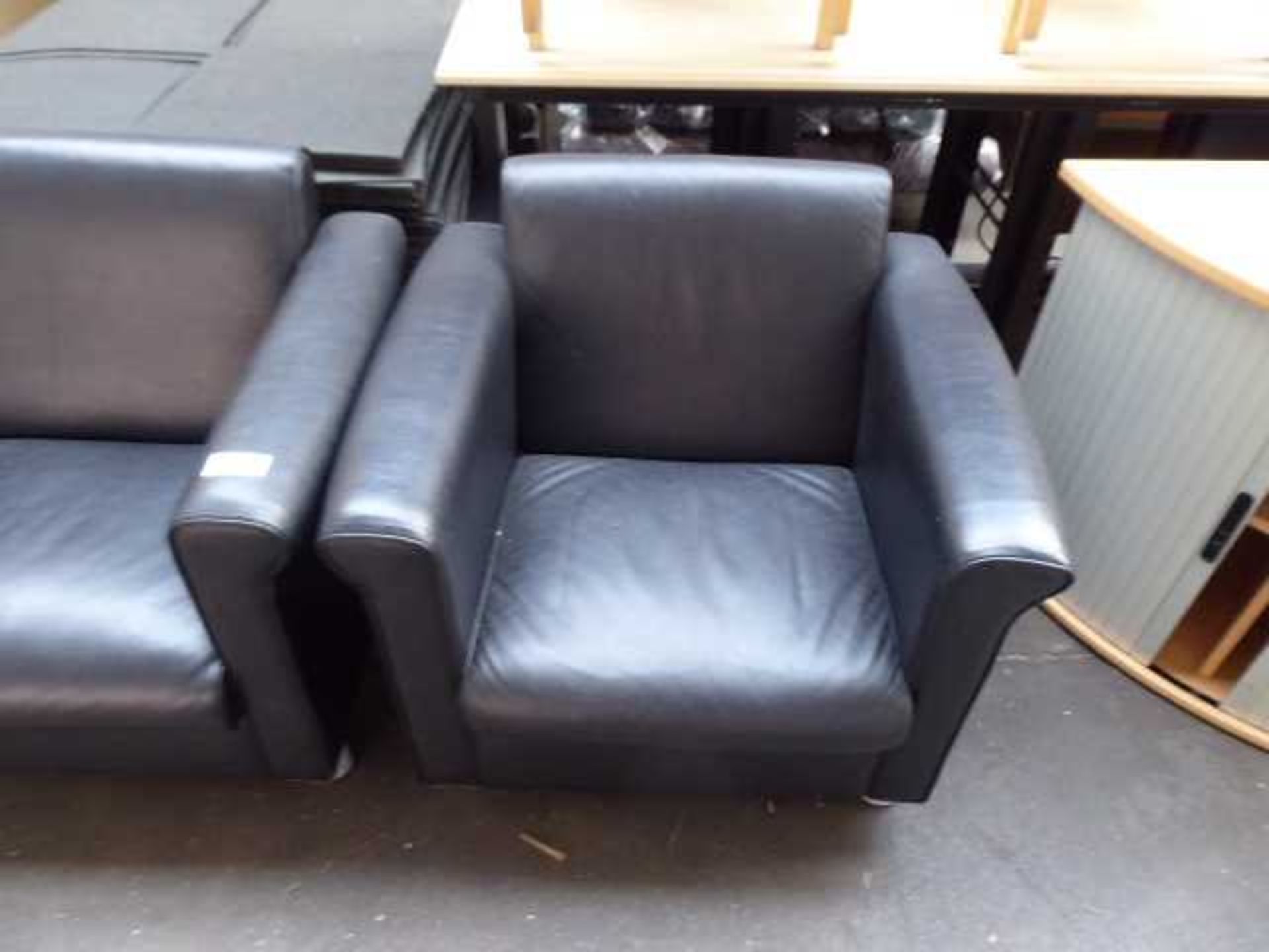 +VAT Black 2 seater settee and matching single armchair - Image 2 of 2