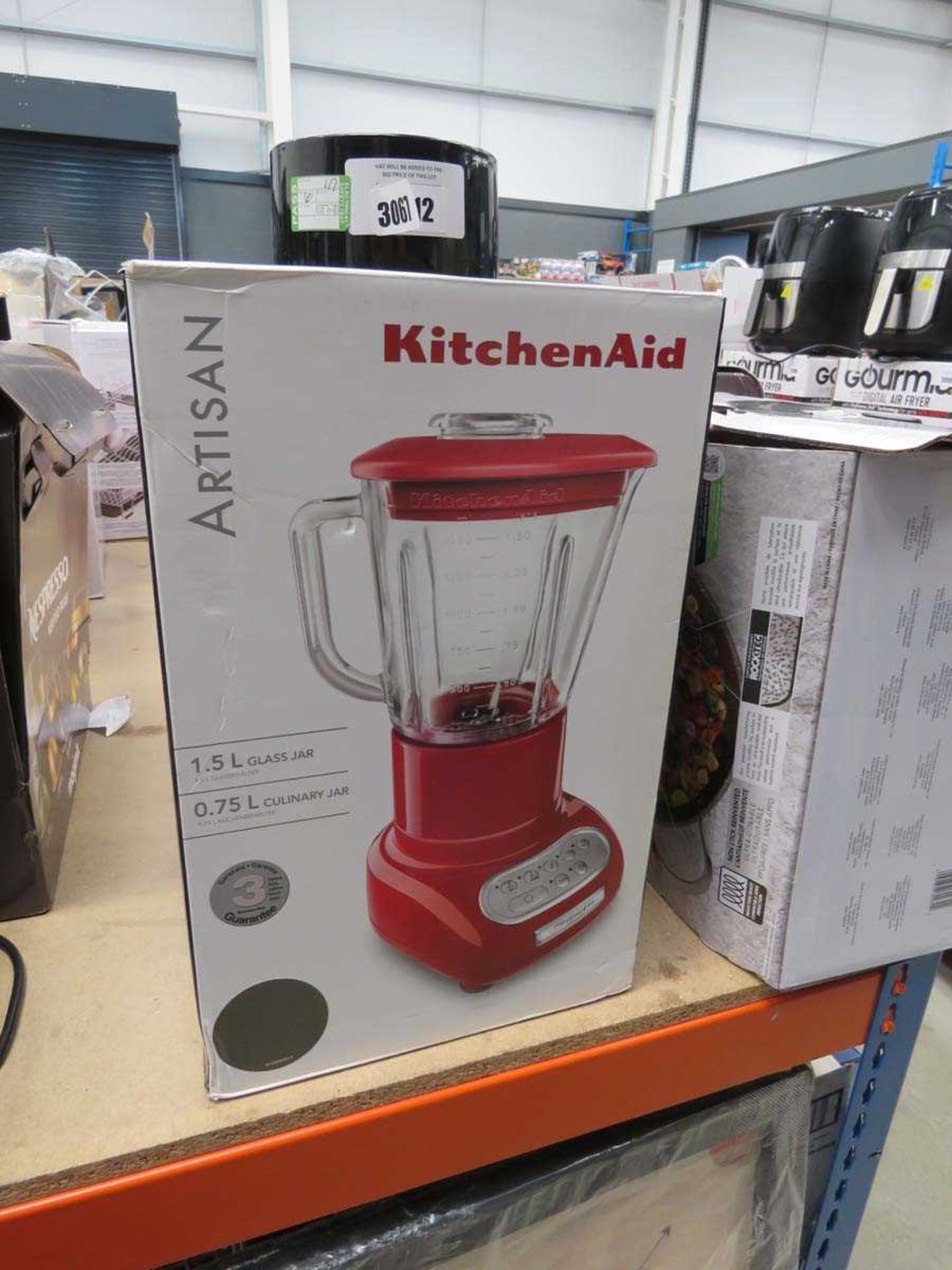 +VAT KitchenAid 1.5L blender with box (glass jug missing)