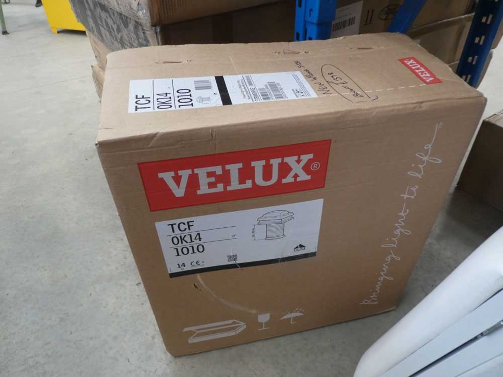 +VAT Velux boxed roof light