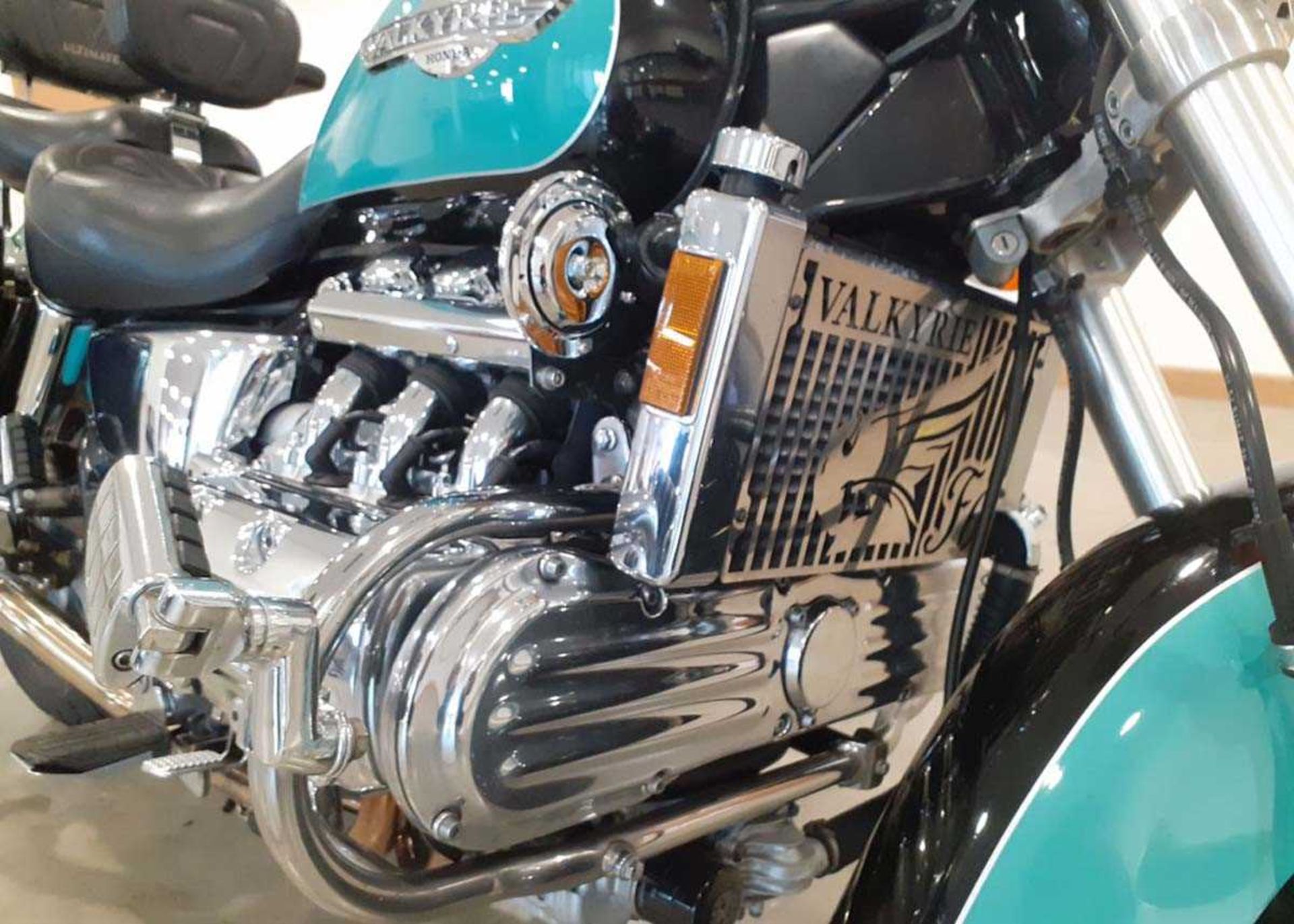 (1998) Honda Valkyrie F6 Tourer Motorbike in turquoise and black, first registered in UK 01/08/21, - Image 6 of 11