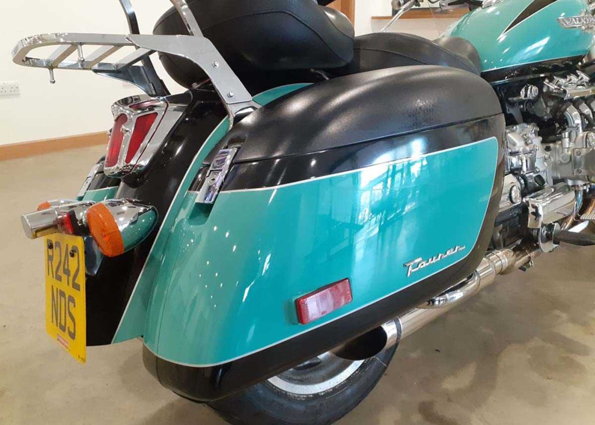 (1998) Honda Valkyrie F6 Tourer Motorbike in turquoise and black, first registered in UK 01/08/21, - Image 8 of 11
