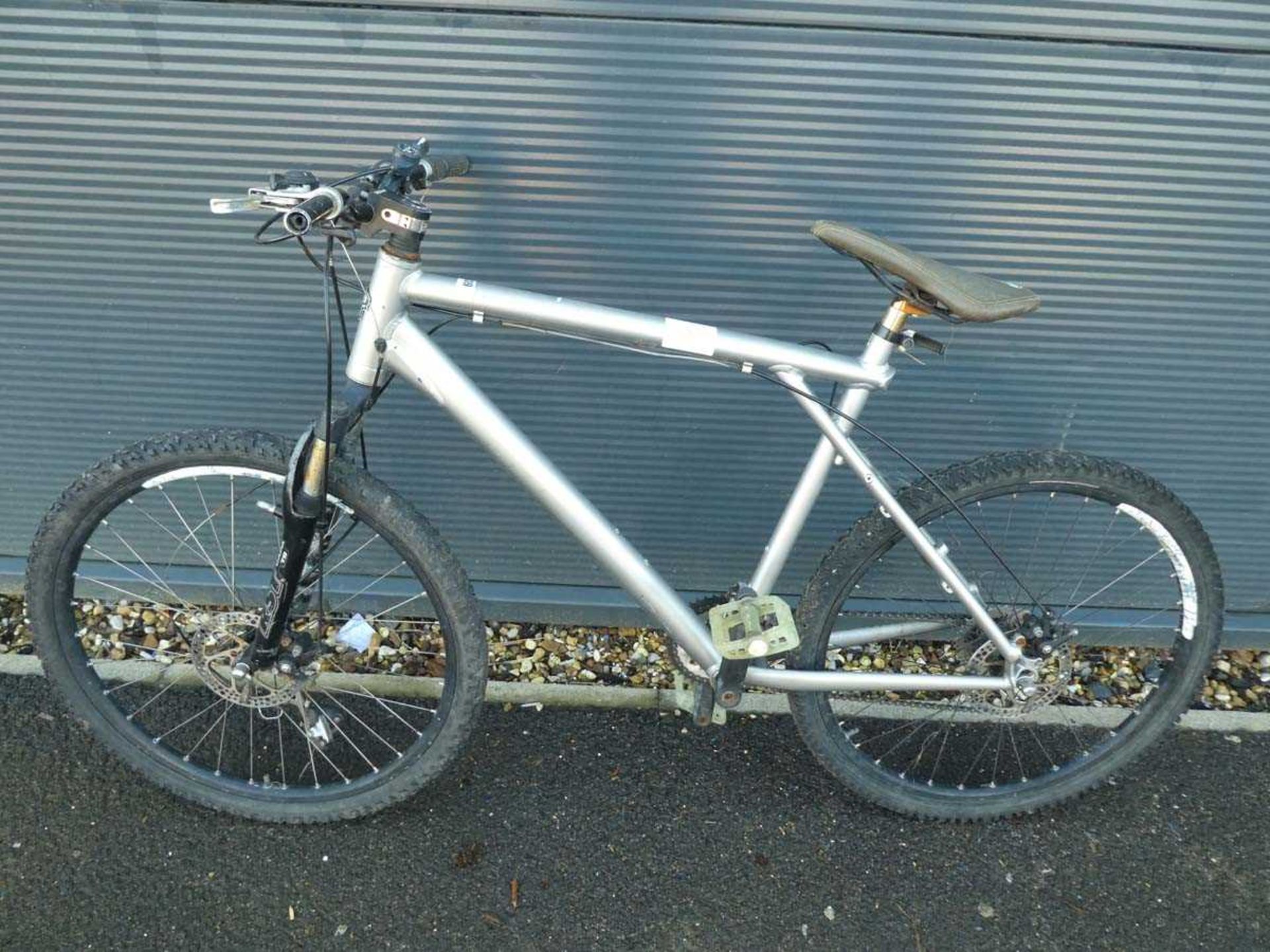 Silver gents mountain bike