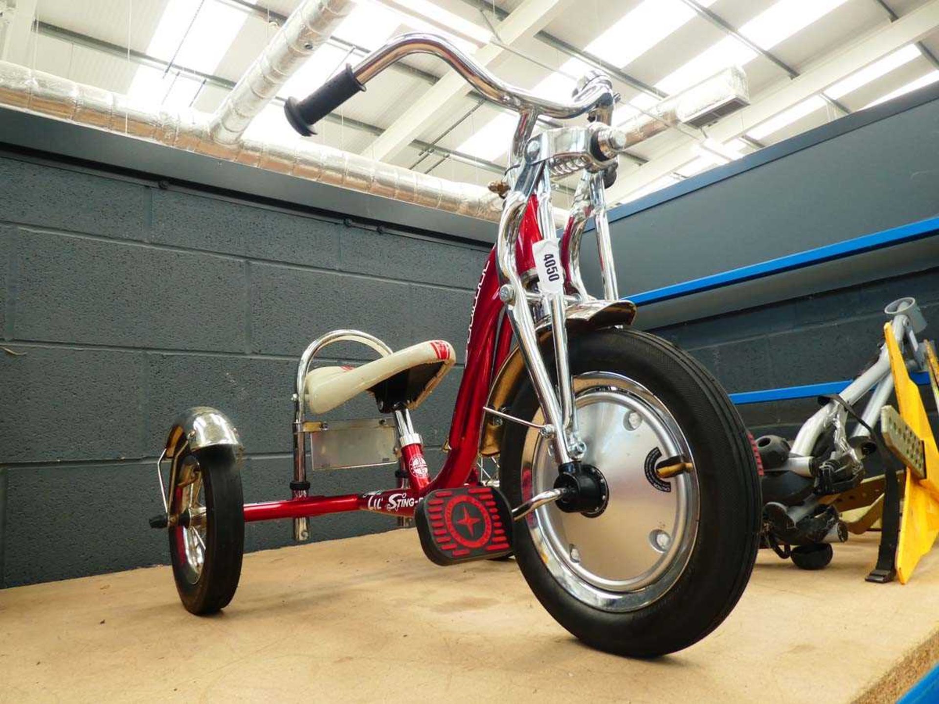 +VAT Stingray pedal trike