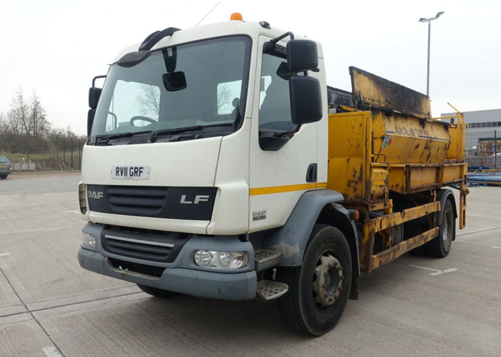 DAF 18 TONNE LORRY tarmac Hot Box - Image 16 of 18