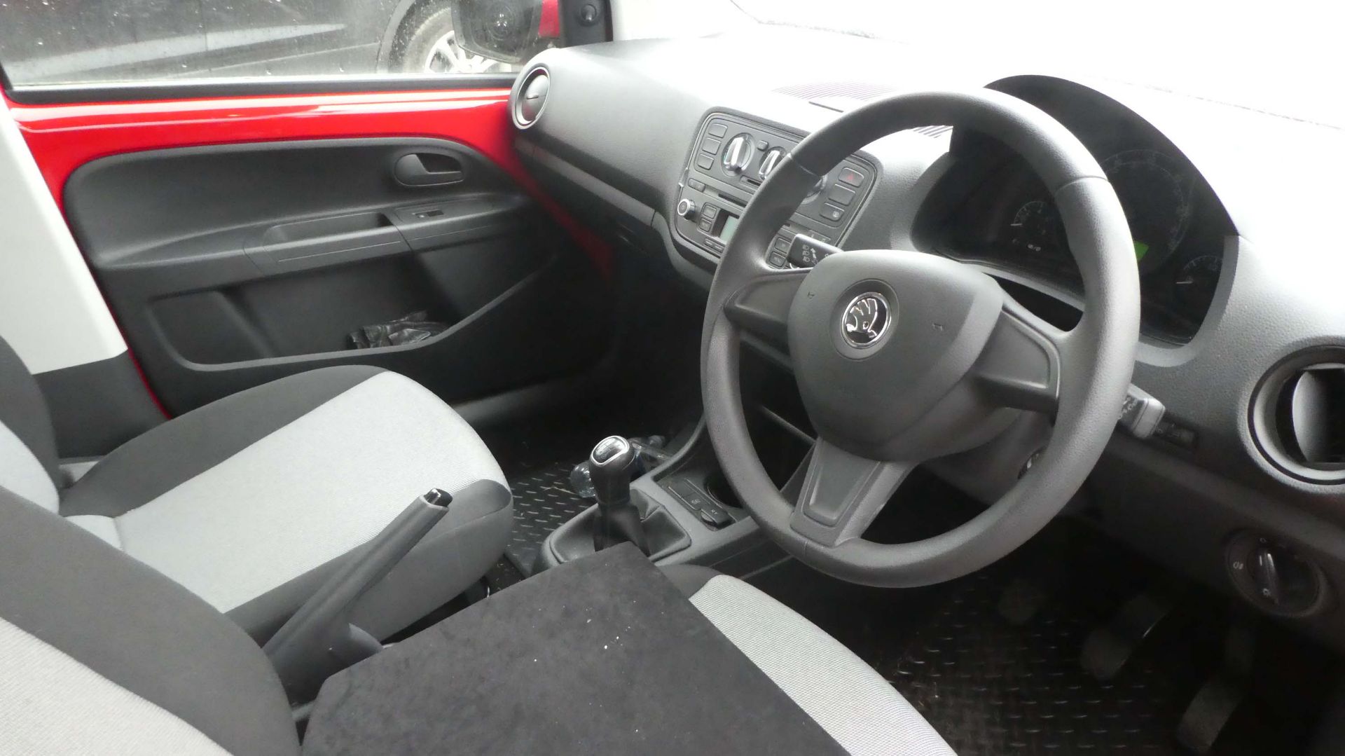 LOW MILEAGE Skoda Citigo SE - Image 9 of 13