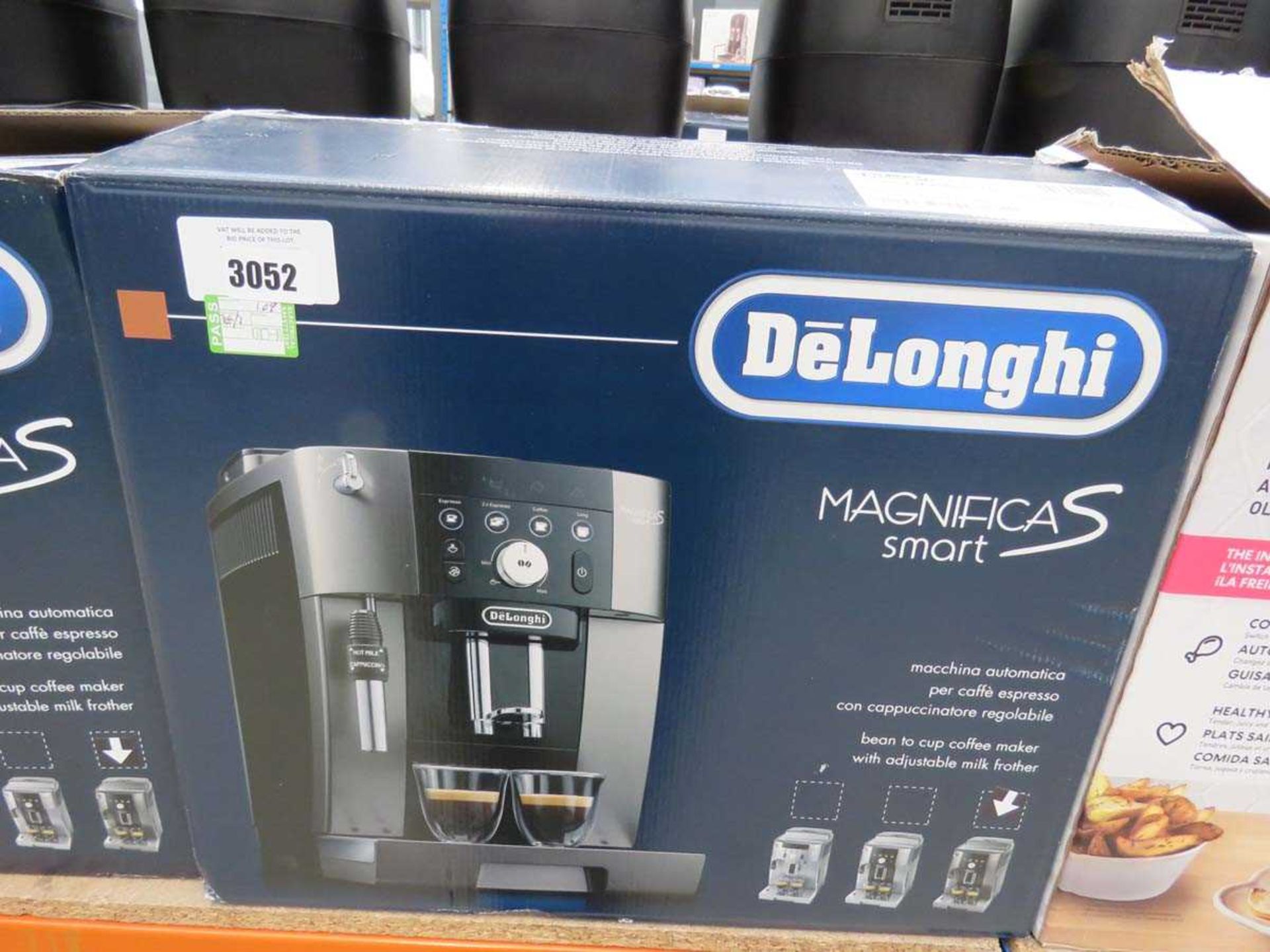 +VAT Delonghi Magnifica S Smart coffee machine with box