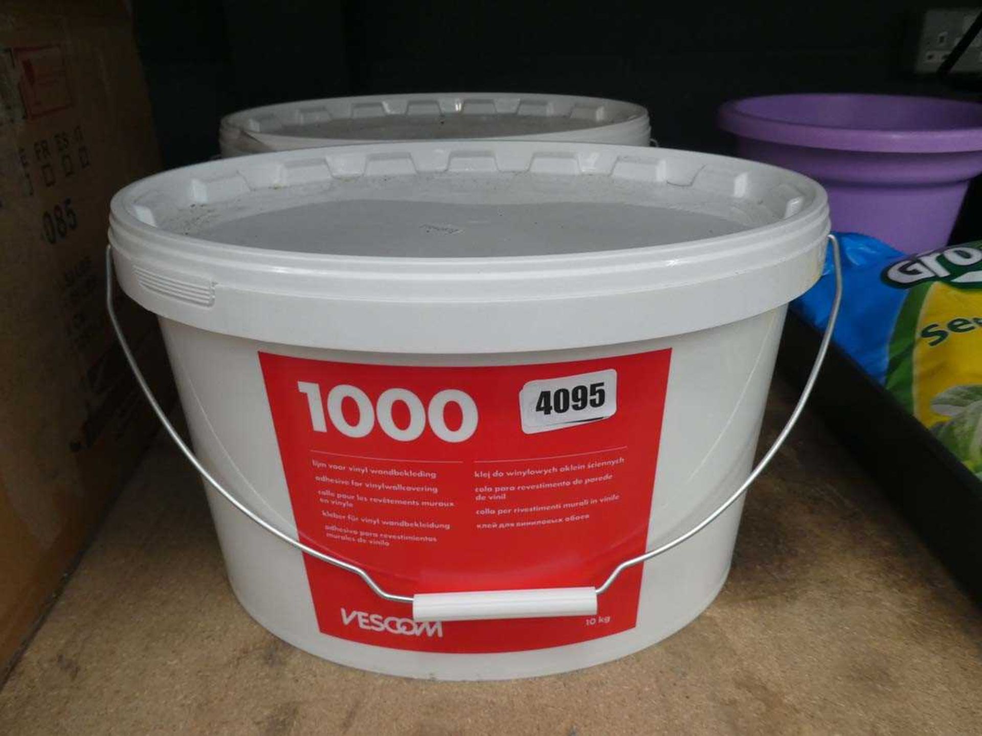 2 tubs of 10kg vinyl wall covering adhesive