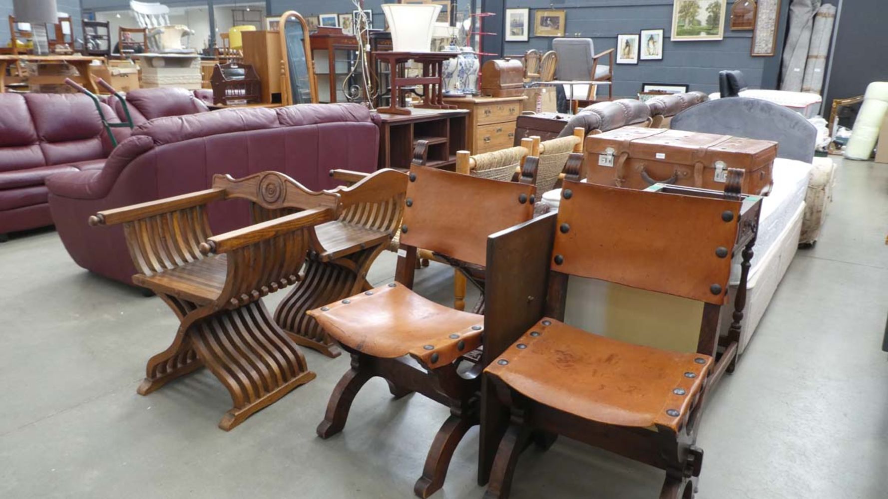 Saleroom 5 Furniture & Effects