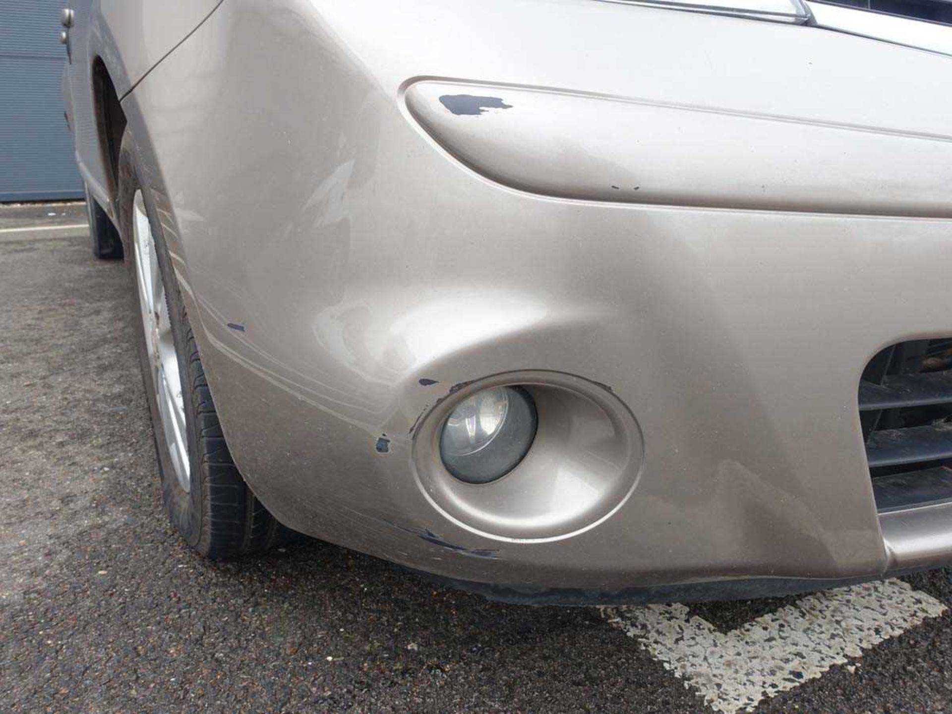 (2010) Nissan Note Acenta DCi MPV in beige, diesel, 1461cc, 3 former keepers, showing 124531 - Image 6 of 14