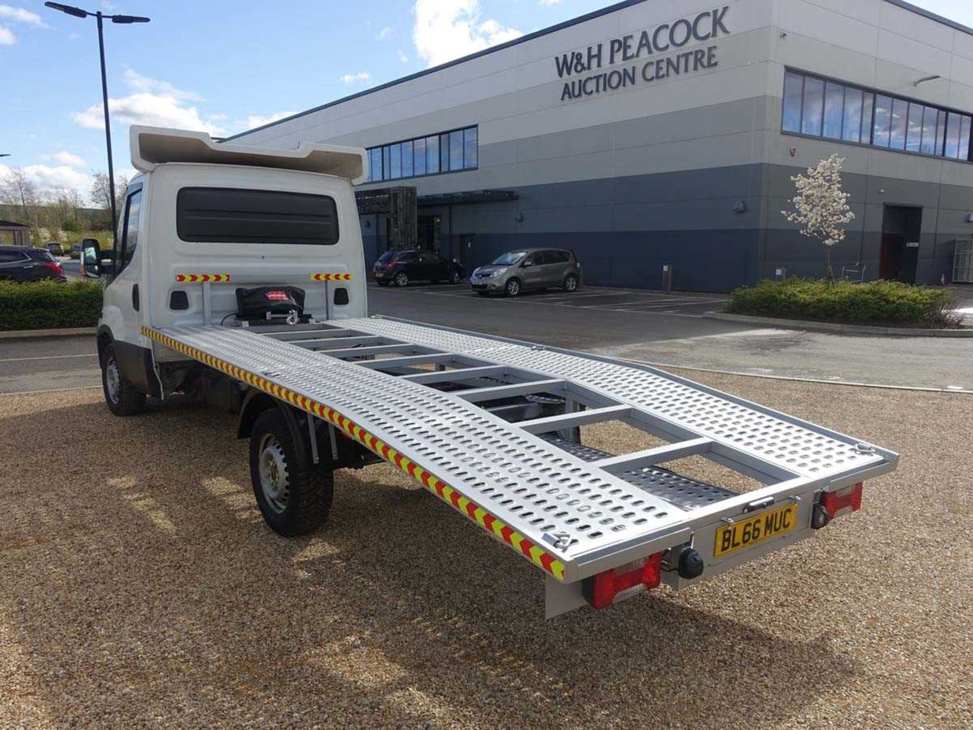 (2016) BL66 MUC - Iveco Daily 35S11 car transporter with 4.7metre beavertail, Winchmax 6.5 tonne - Image 3 of 13