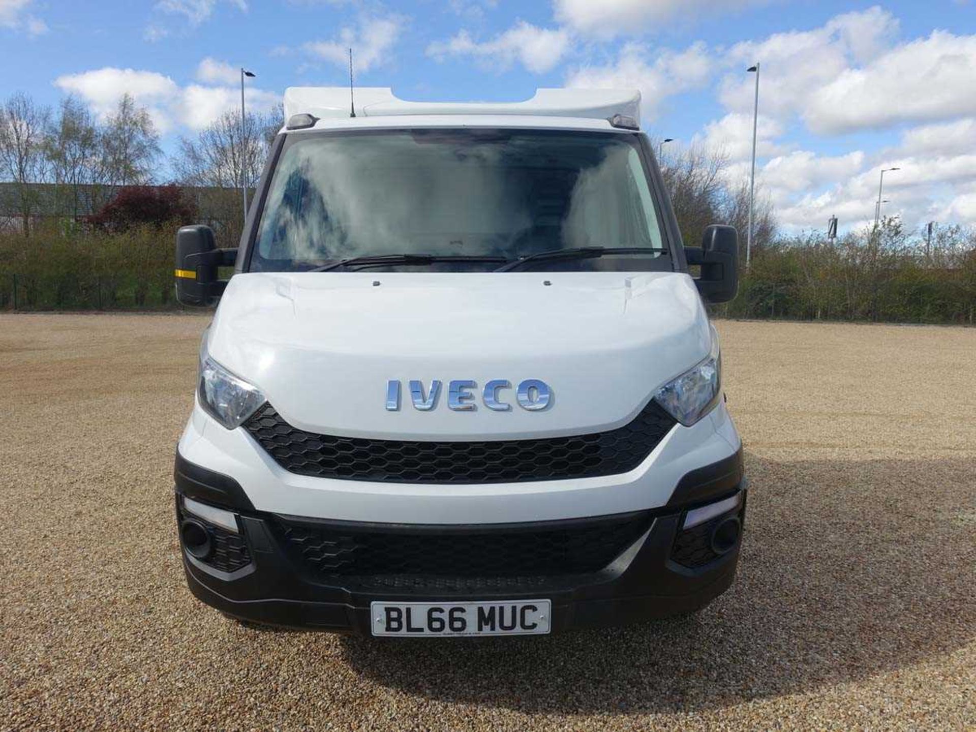 (2016) BL66 MUC - Iveco Daily 35S11 car transporter with 4.7metre beavertail, Winchmax 6.5 tonne - Image 5 of 13