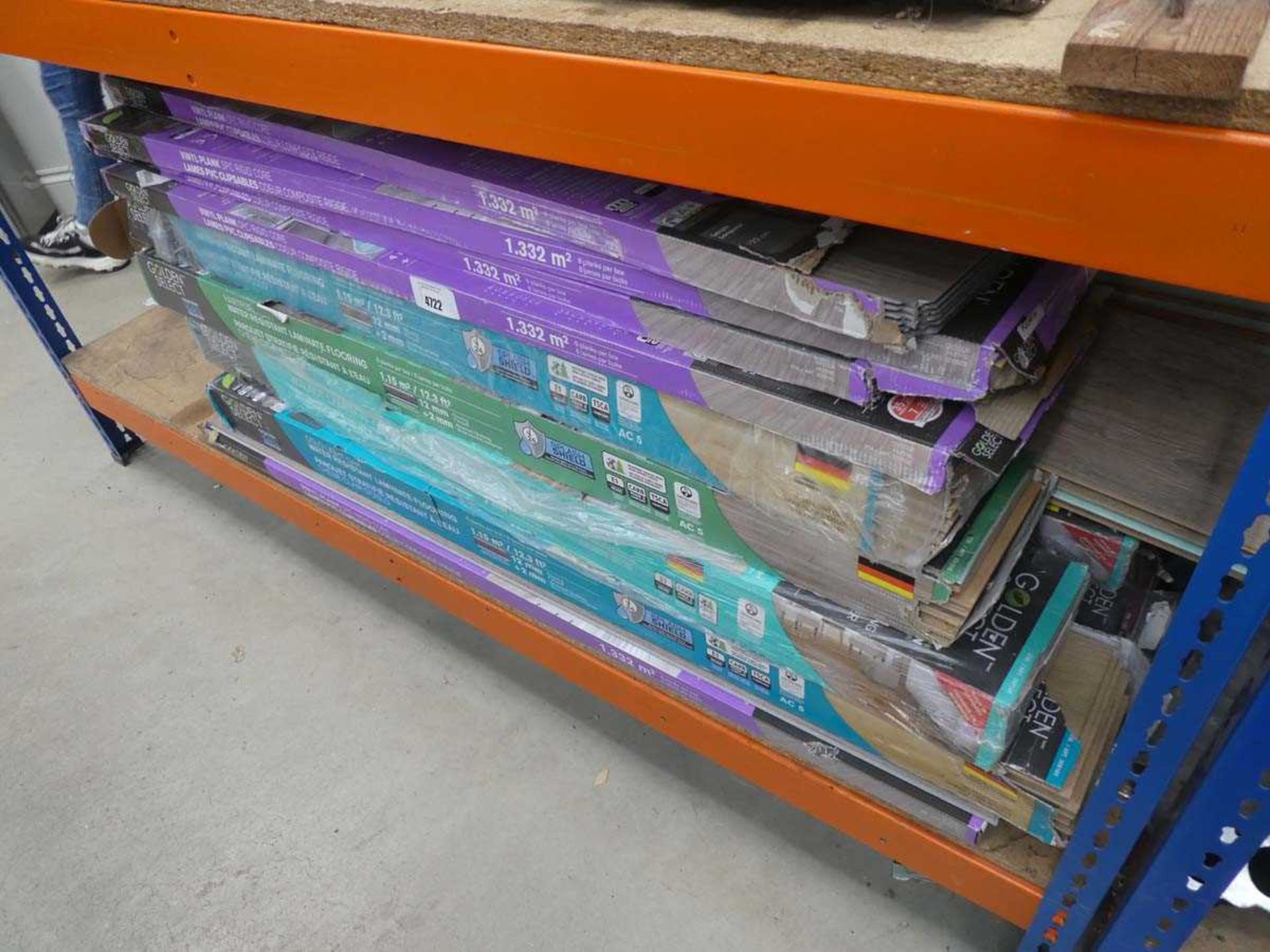 +VAT Large quantity of vinyl flooring