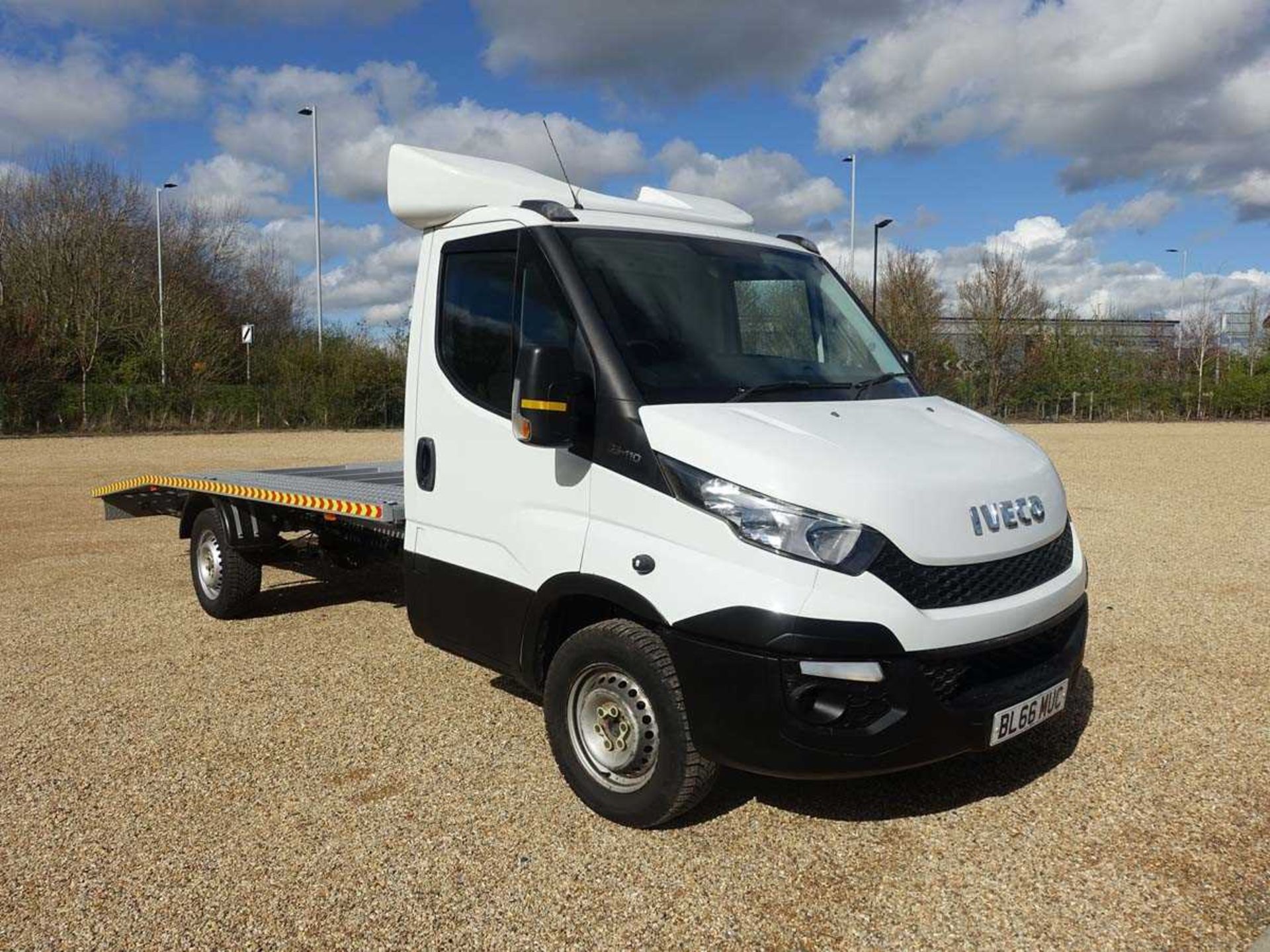 (2016) BL66 MUC - Iveco Daily 35S11 car transporter with 4.7metre beavertail, Winchmax 6.5 tonne - Image 2 of 13