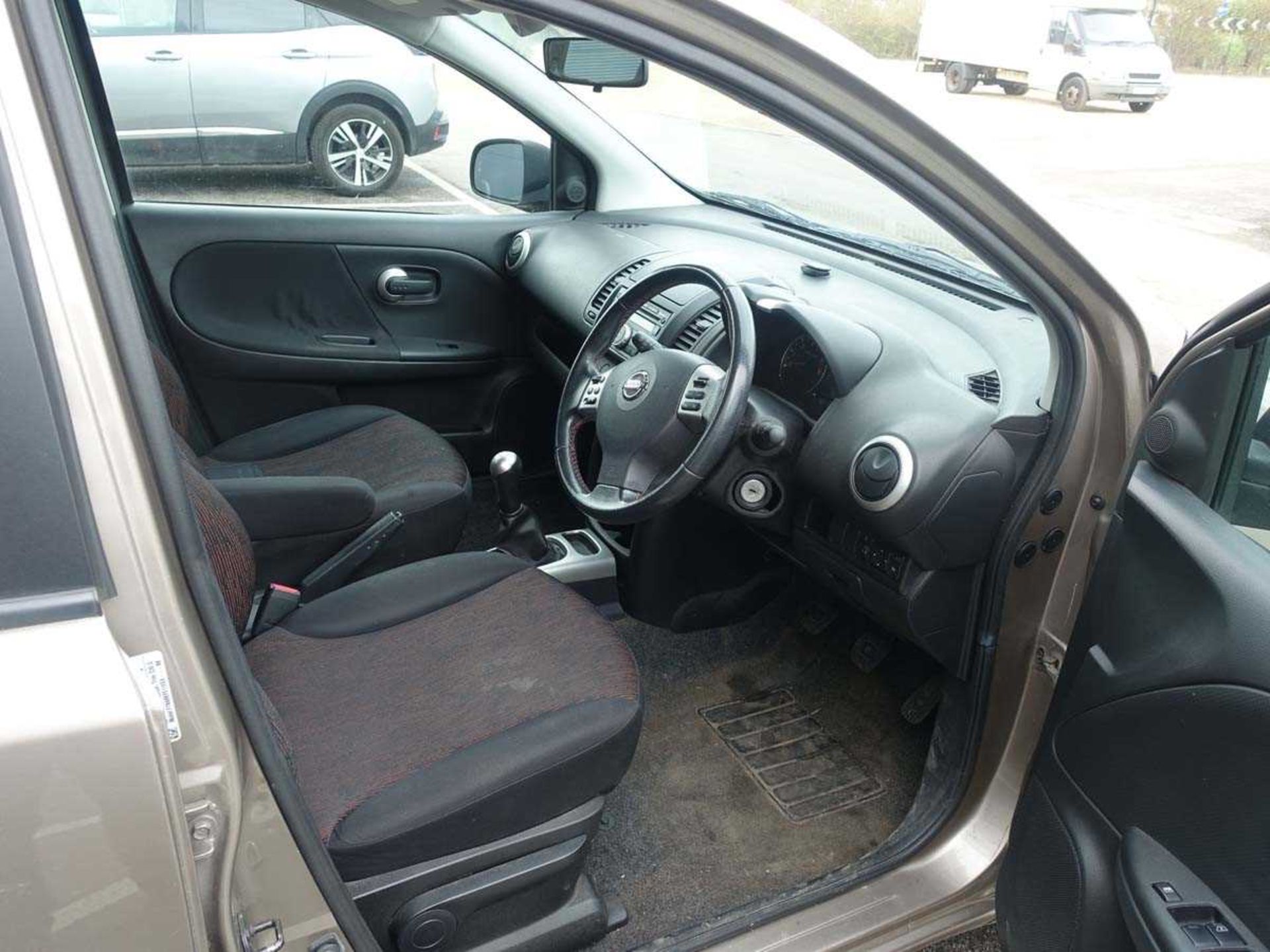 (2010) Nissan Note Acenta DCi MPV in beige, diesel, 1461cc, 3 former keepers, showing 124531 - Image 5 of 14