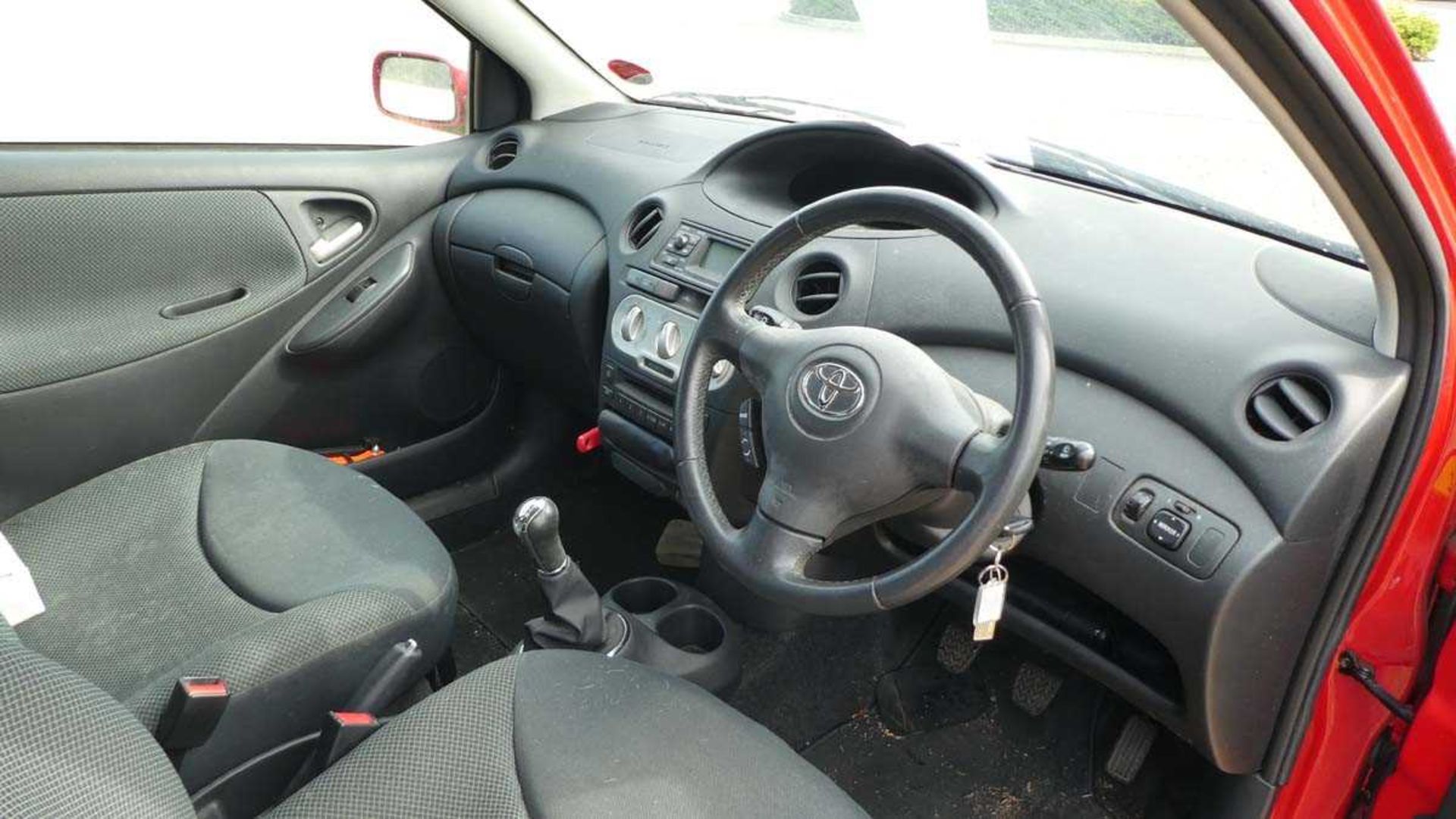 2004 (04 plate) Toyota Yaris T Spirit in red, first registered 10.07.2004, registration plate AG04 - Image 9 of 11