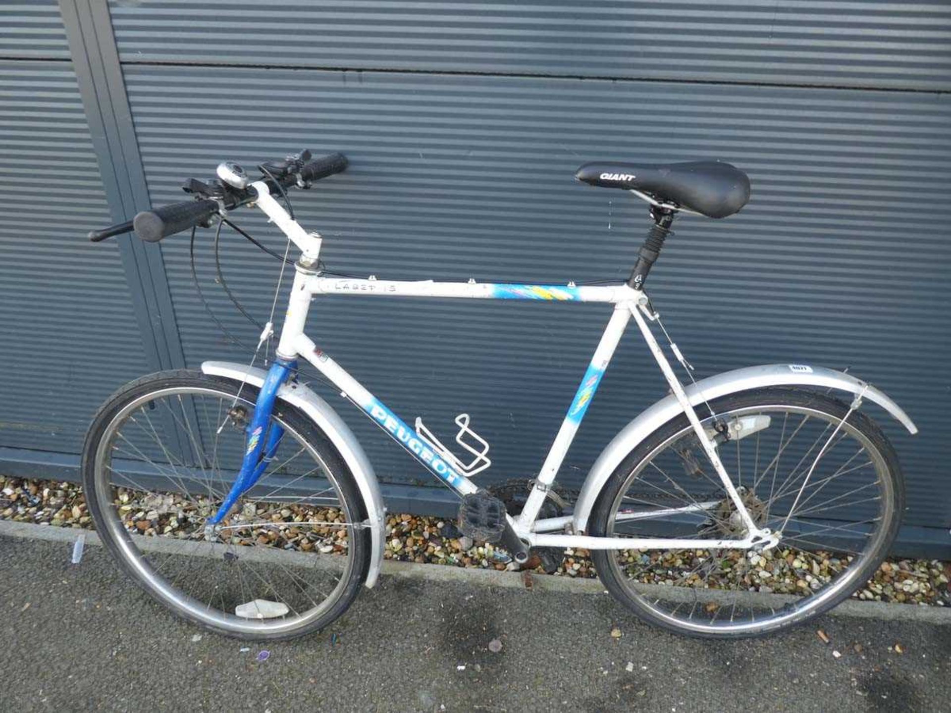 Peugeot white and blue gents bike