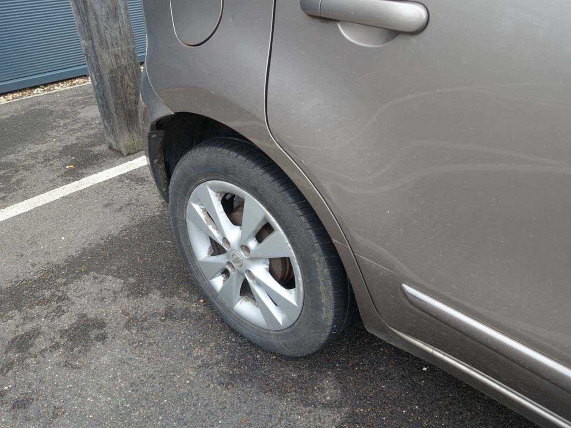 (2010) Nissan Note Acenta DCi MPV in beige, diesel, 1461cc, 3 former keepers, showing 124531 - Image 9 of 14