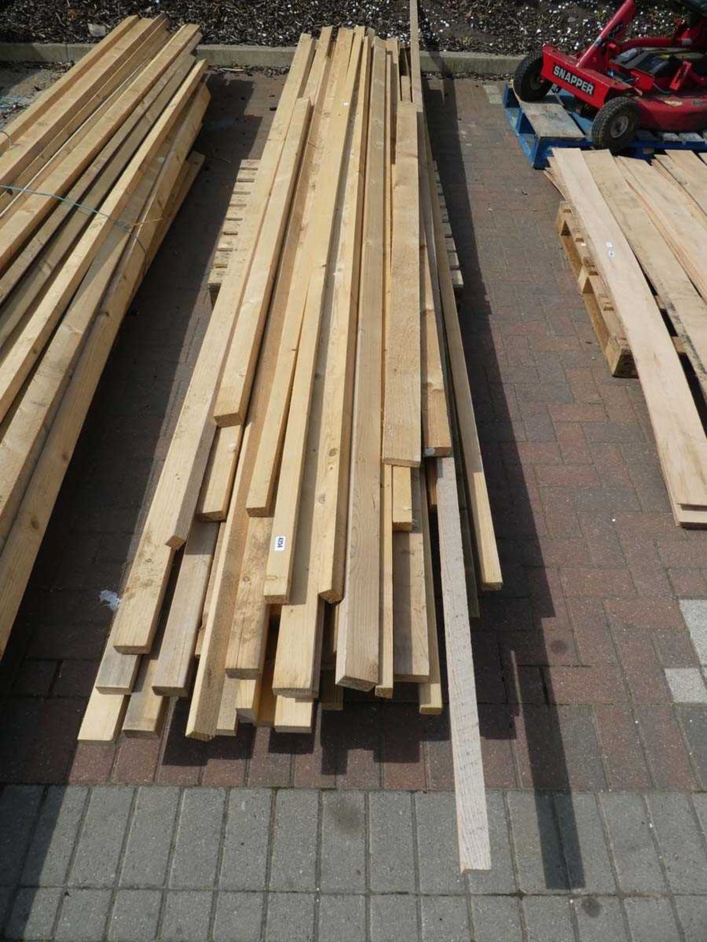 Large pallet of assorted long lengths of timber