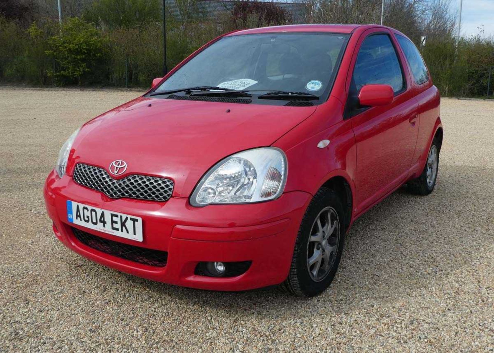 2004 (04 plate) Toyota Yaris T Spirit in red, first registered 10.07.2004, registration plate AG04 - Image 2 of 11