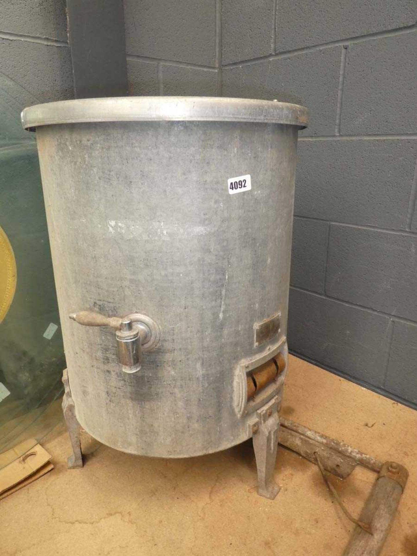 Galvanized vintage wash tub