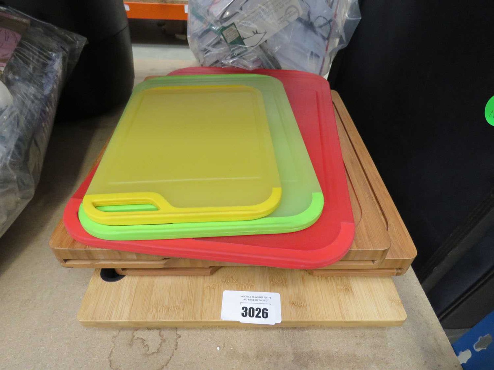 +VAT Lap tray and mixed chopping boards