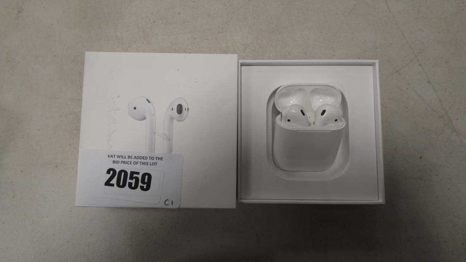 +VAT Apple AirPods with charging case and box