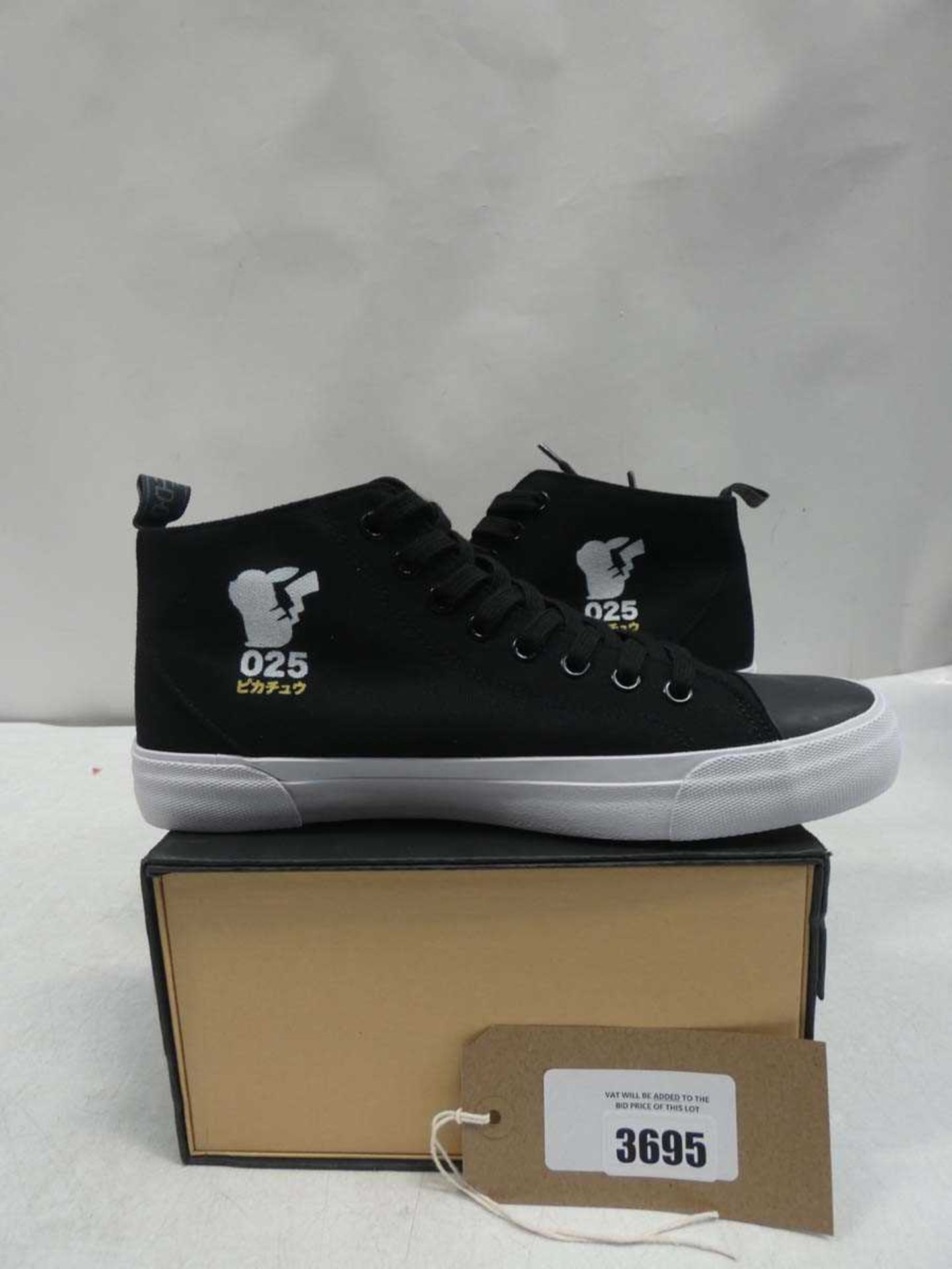 +VAT Akedo Pokémon Pikachu 25th Black Adult Signature High Top size 7 (signs of use) - Image 2 of 2