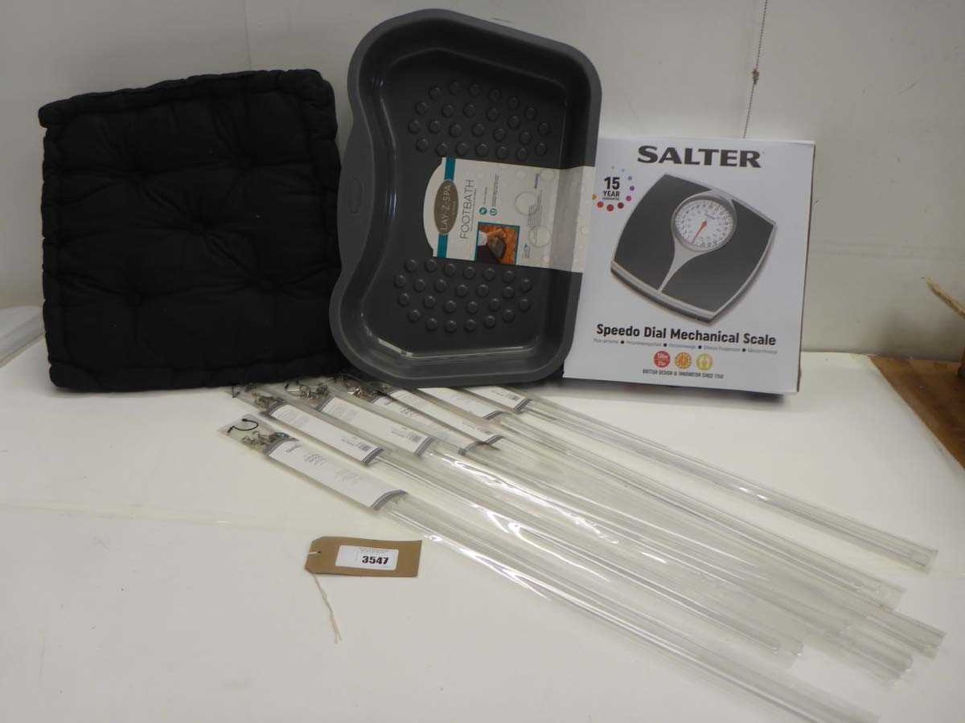 +VAT Lay-z-spa footbath, 7 x draw rods, cushion and Salter personal scale