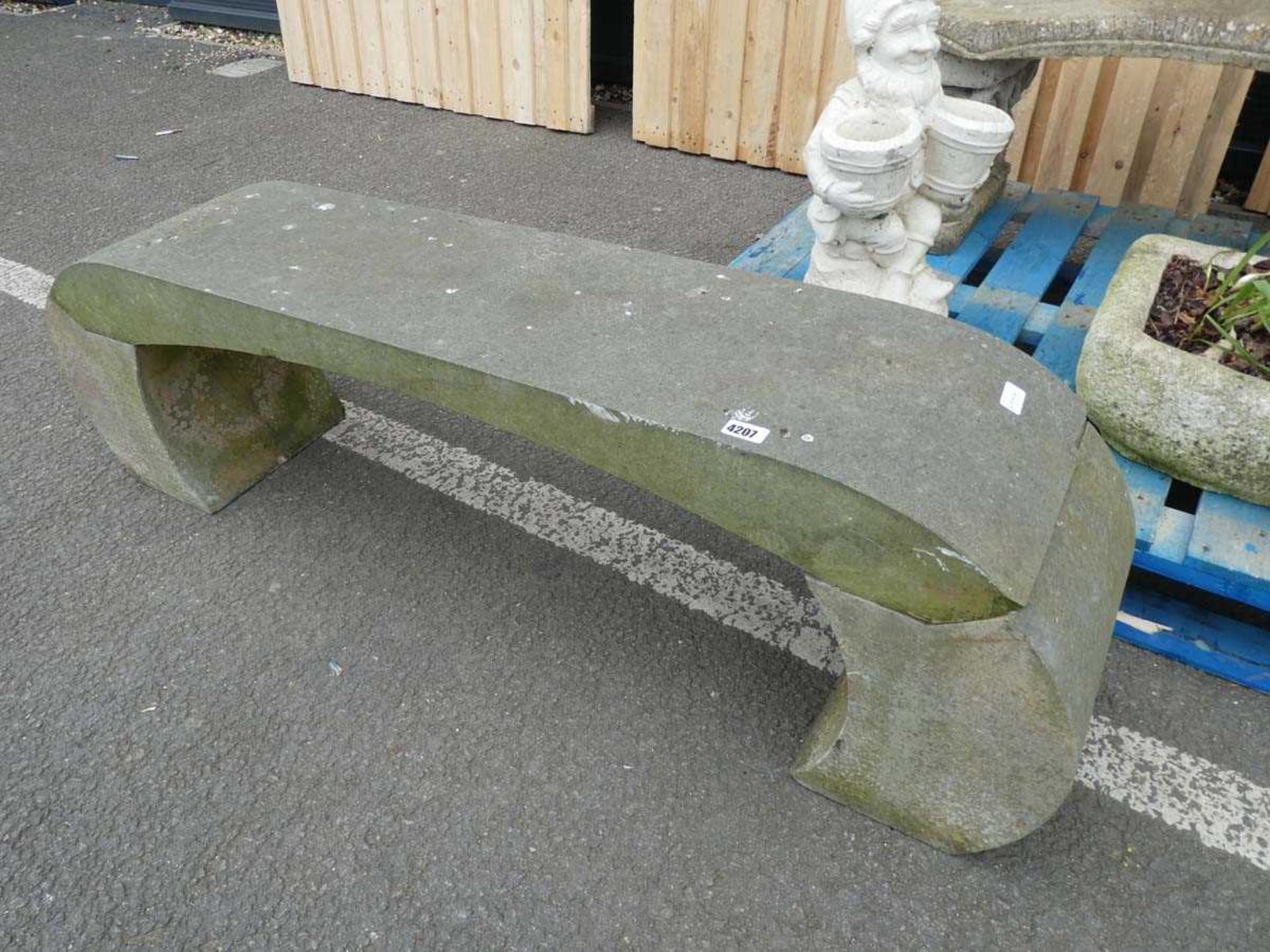 Modern Design curved concrete bench