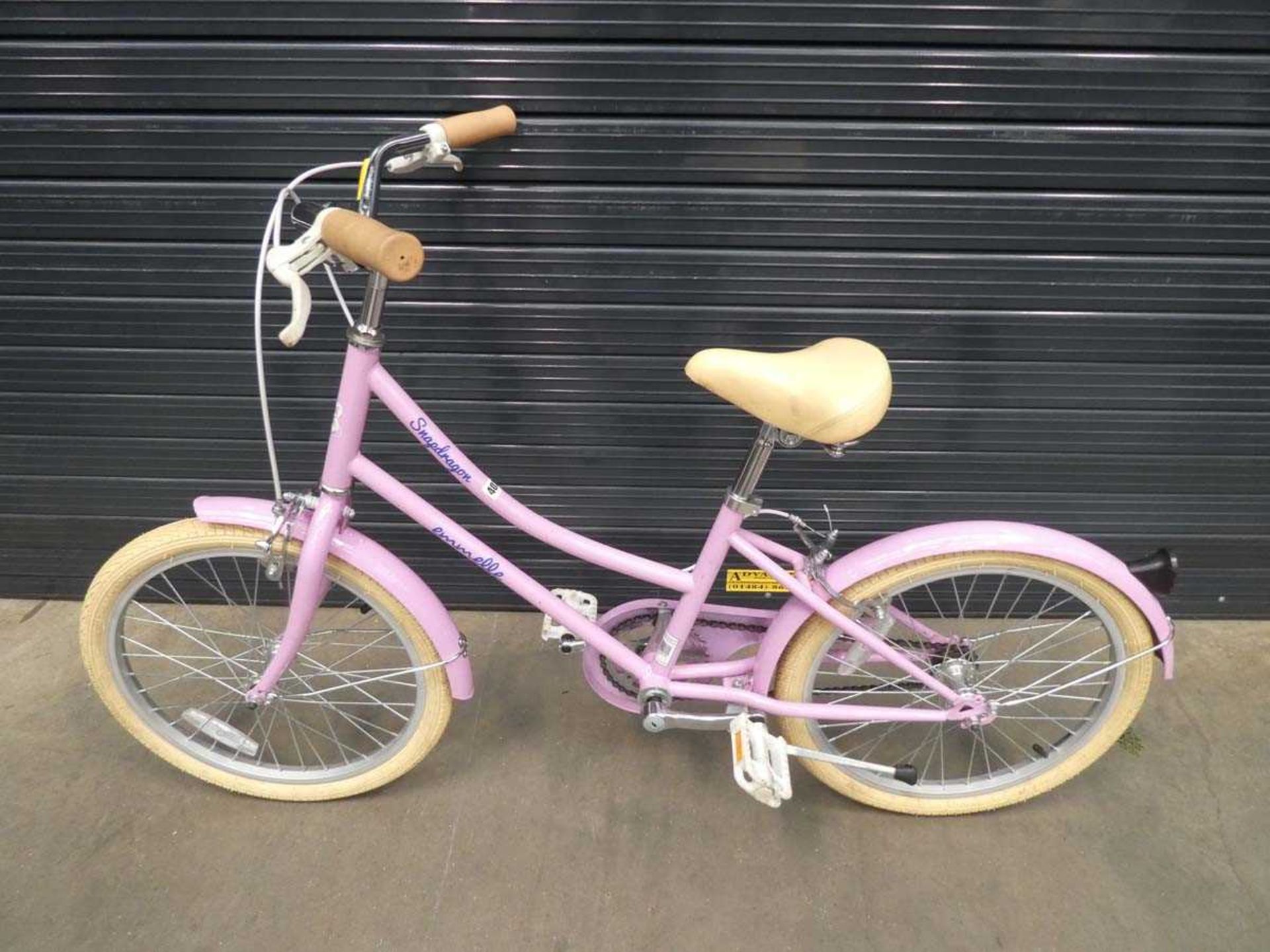 Pink Emmelle girls bike