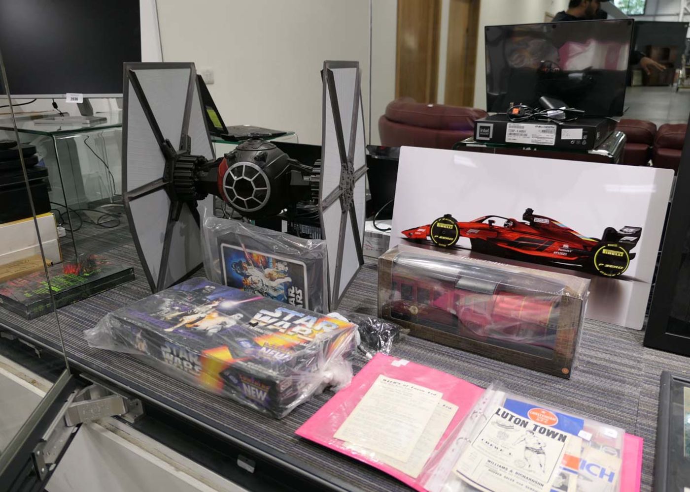 Saleroom 2 Electrical & Collectable Items