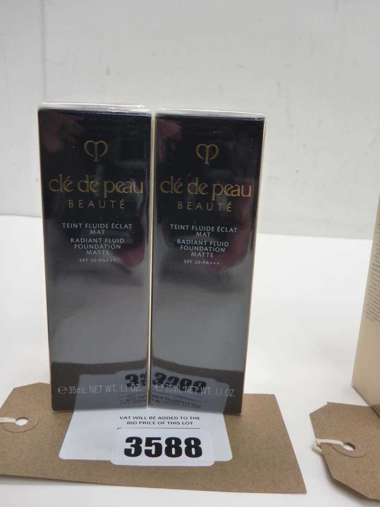 +VAT 2 x Cle De Peau Radiant Fluid Foundation matte SPF 20 PA+++ 35ml