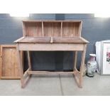 Two berth clerks desk with gallery