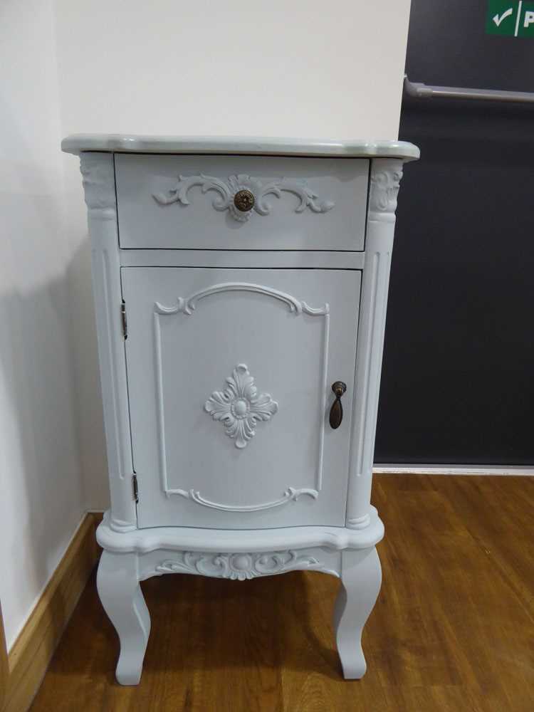 Blue painted bedroom suite comprising 3 drawer chest, side table and 2 matching bedsides - Bild 4 aus 5