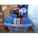 Small box containing 6 Star Wars fleece throws