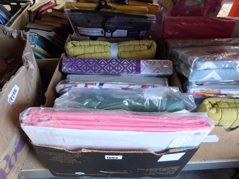 Two boxes of various bedding packs