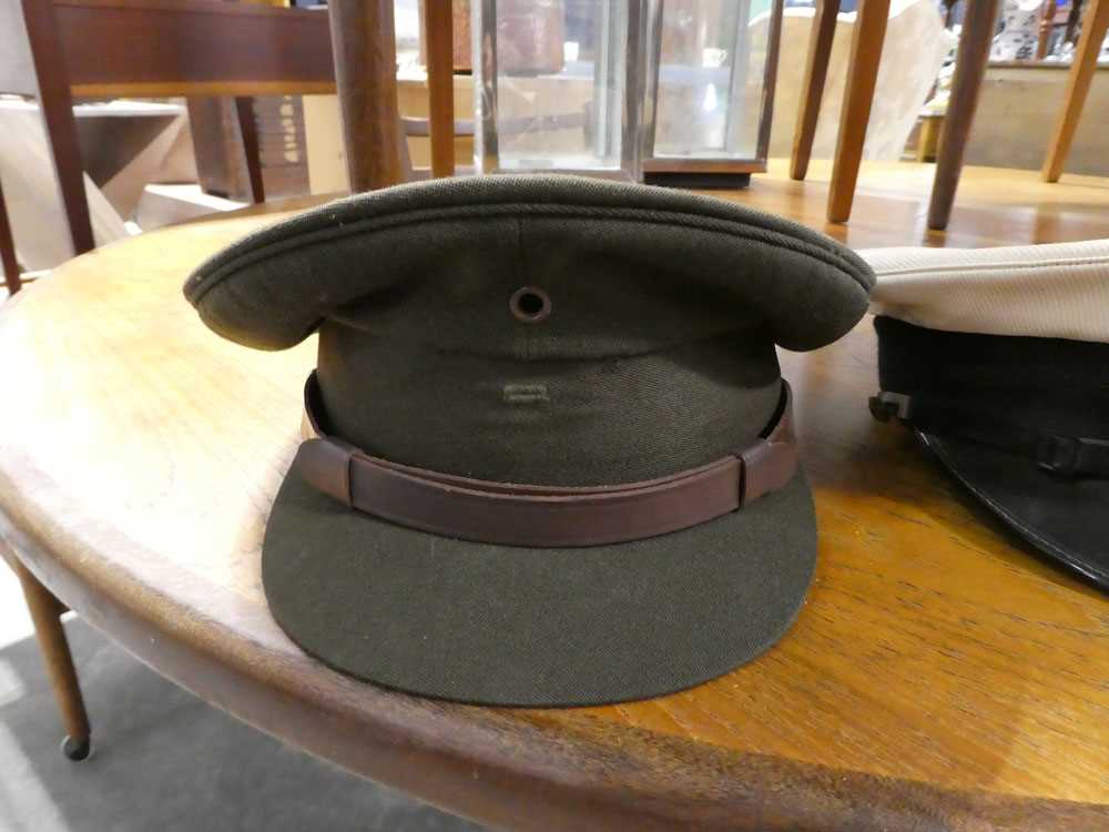 3 various military type hats - Bild 2 aus 4
