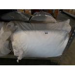 +VAT 2 Hotel Grand pillows