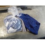 Bag containing 9 fleece gilets