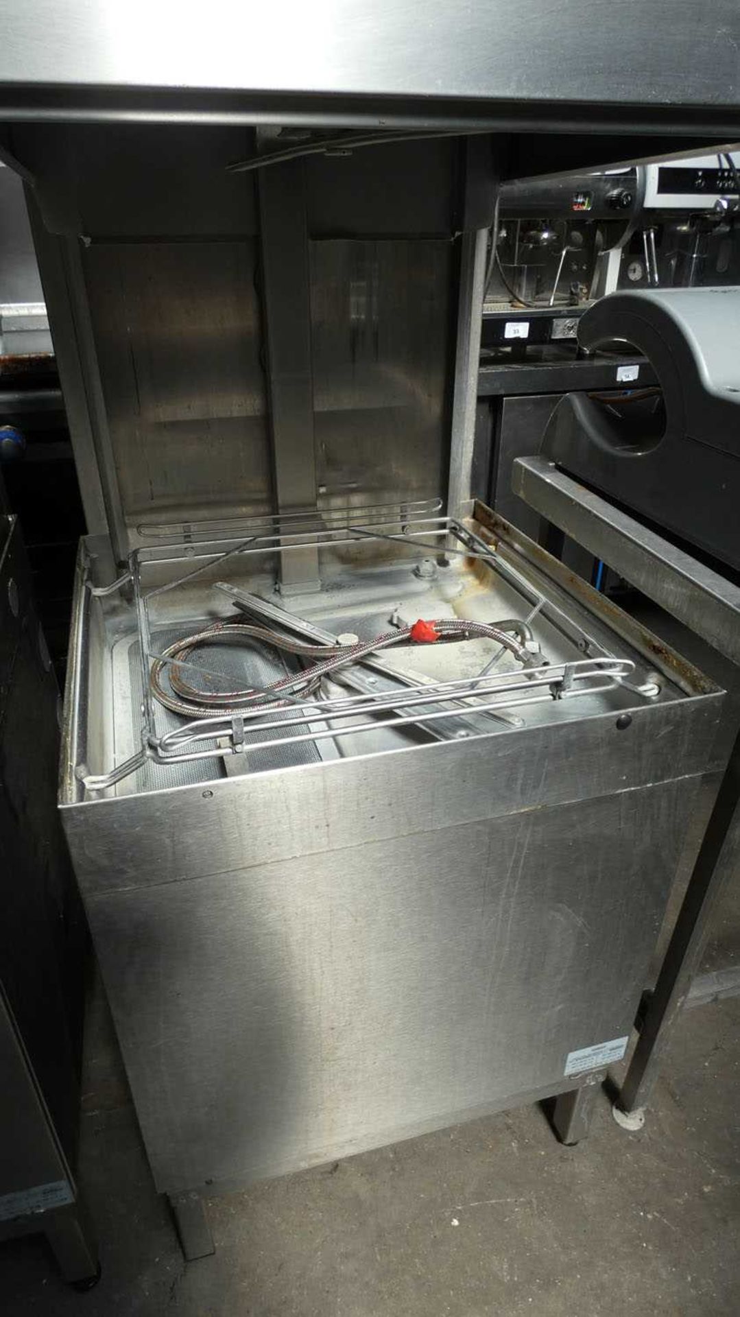 62cm Hobart Bar Aid S900-10N lift top pass through dish washer - Image 2 of 2