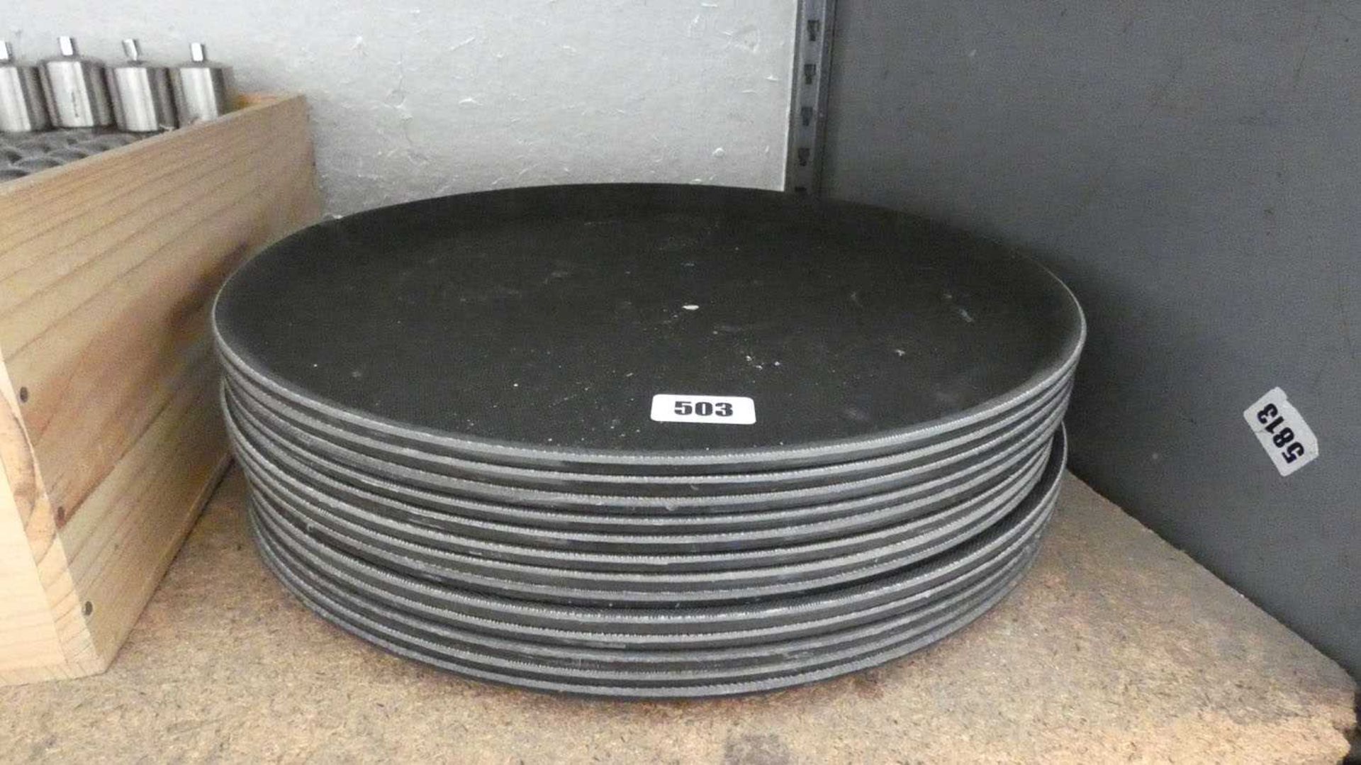 Approx 12 x 16inch round rubber non-slip serving trays