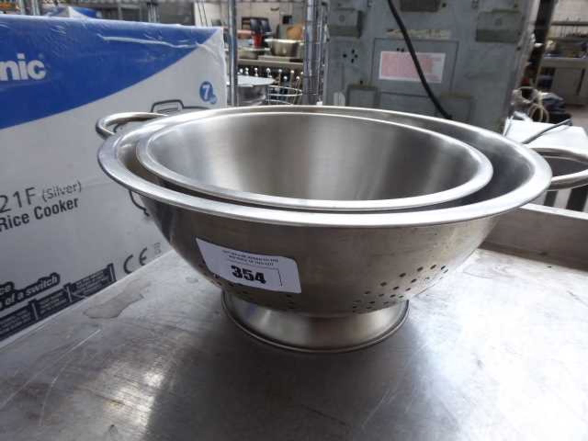 +VAT Rice colinder and mixing bowl